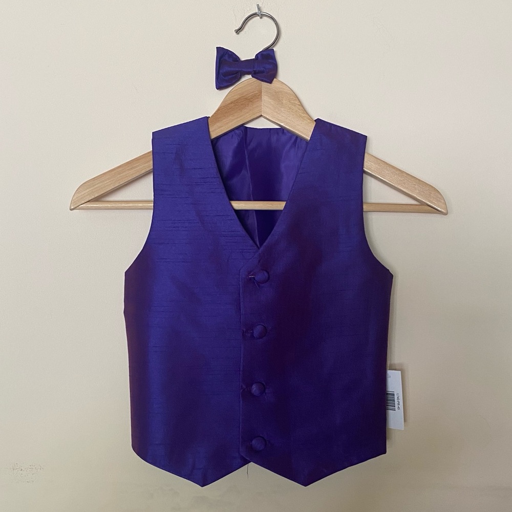 Toddler Boys Vest and Bow Tie Set - Picture 2 of 7